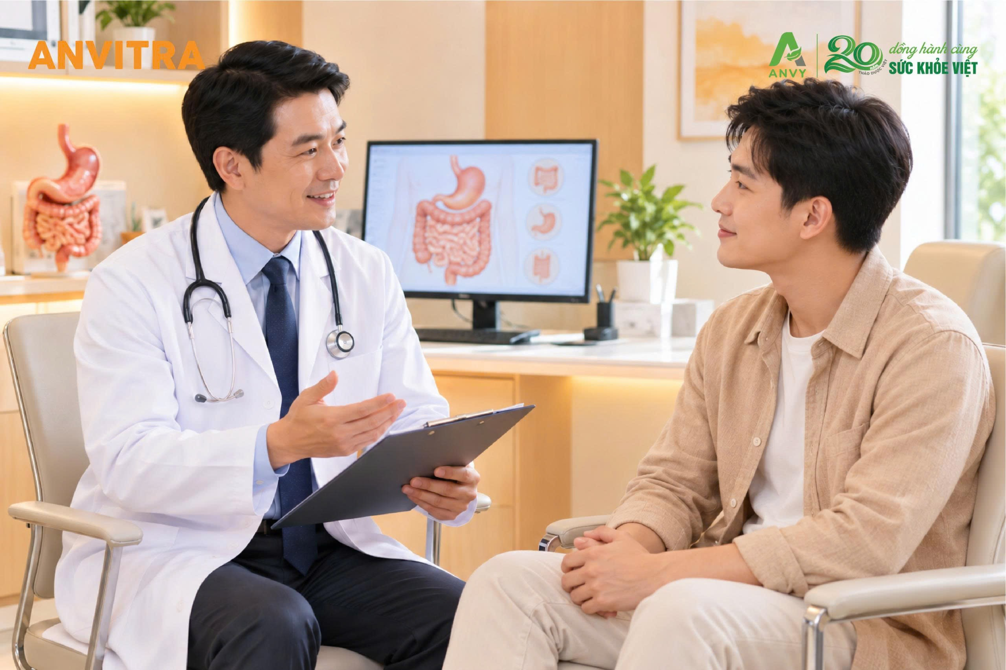 Thăm khám bác sĩ kịp thời giúp xác định chính xác nguyên nhân gây nóng rát ngực.